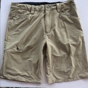 Men’s size 34 Patagonia beige rugged man shorts